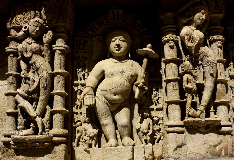 चित्र:Vamana-Avatar-Rani-Ki-Vav.jpg