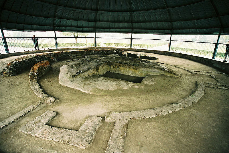 चित्र:Buddha's-Ashes-Stupa.jpg