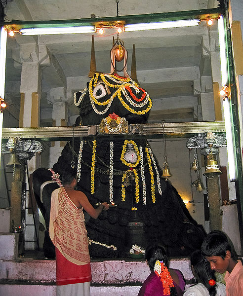 चित्र:Bull-Temple-Bangalore-2.jpg