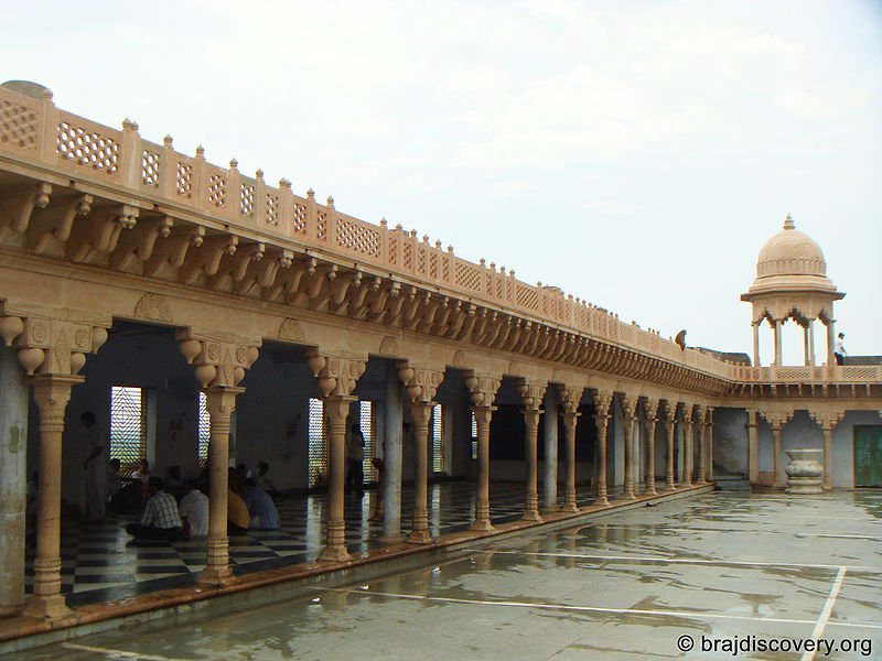 चित्र:Nand-Ji-Temple-4.jpg