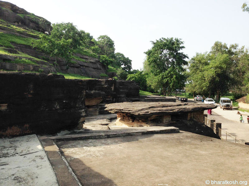 चित्र:Udayagiri-Cave-Madhya-Pradesha-12.jpg