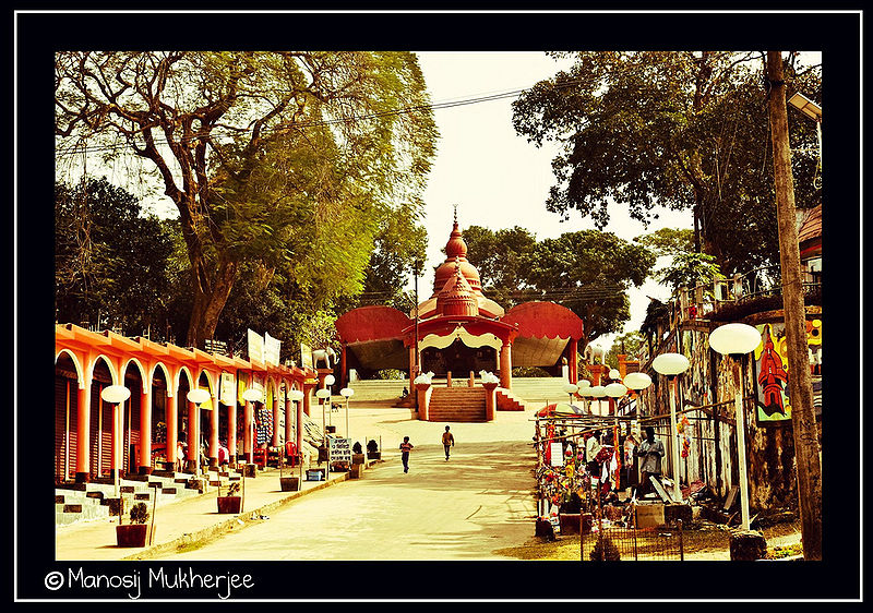 चित्र:Kamala-Sagar-Mandir-Agartala.jpg