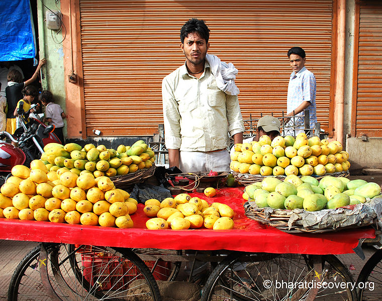 चित्र:Vendor-Mango-Mathura.jpg