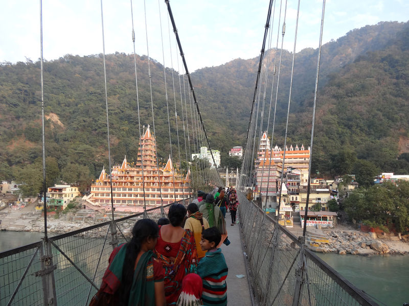 चित्र:Lakshman-Jhula .jpg