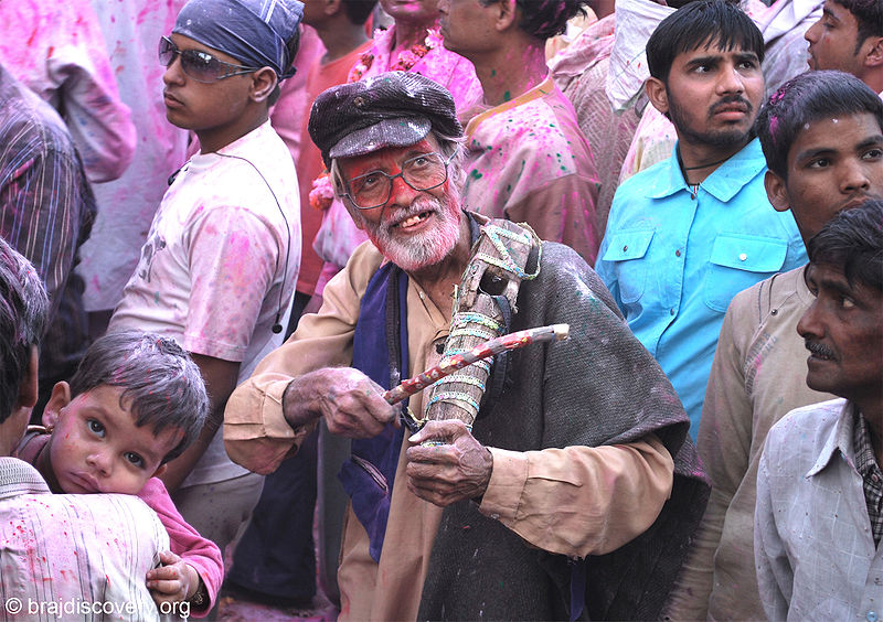चित्र:Holi-Holigate-Mathura-3.jpg