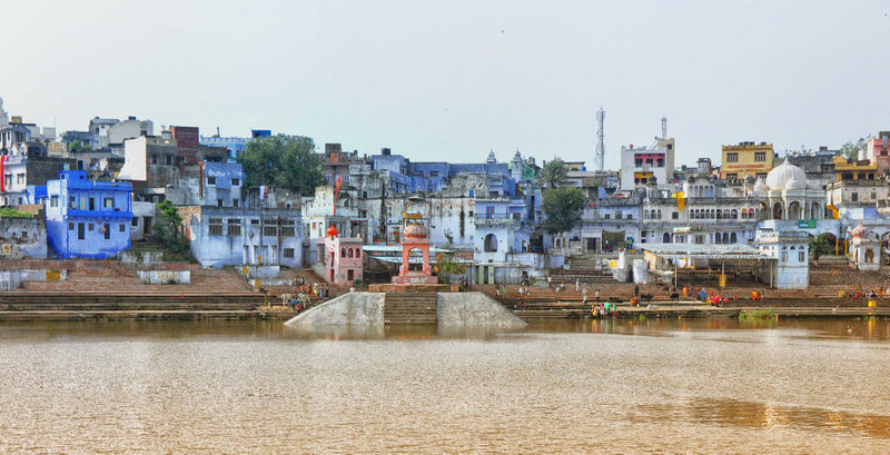 चित्र:Pushkar-lake-Ajmer-4.jpg