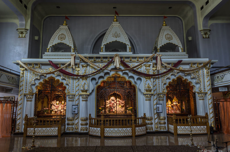 चित्र:Hare-Kishna-Temple-Iskcon.jpg