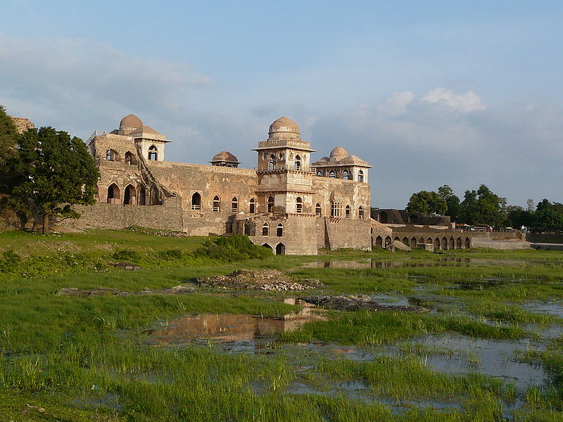 चित्र:Jahaz-Mahal-Mandu-1.jpg