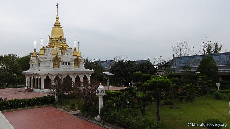 चित्र:Thai-Temple-Kushinagar.jpg