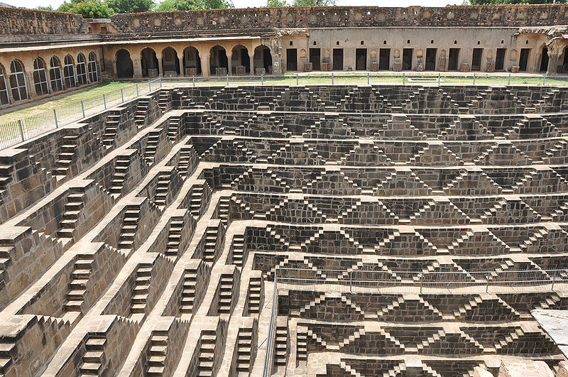 चित्र:Chand-Baoli.jpg