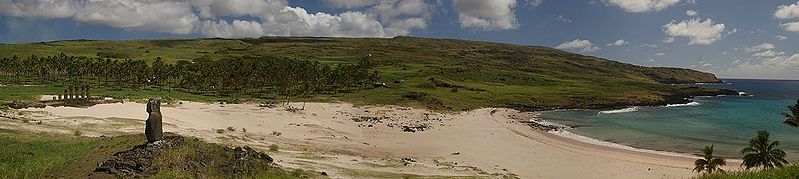 चित्र:Pano Anakena beach.jpg