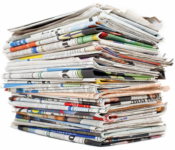 चित्र:Pile-Of-News-Papers.jpg