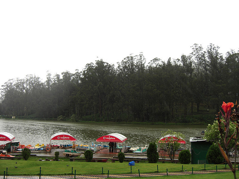 चित्र:Ooty-Lake-1.jpg