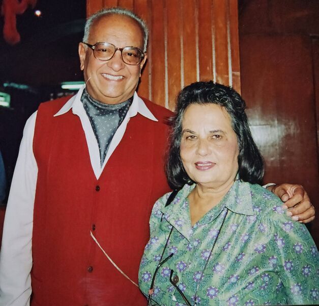 चित्र:ह्यूग और कोलीन गैंटज़र.jpg