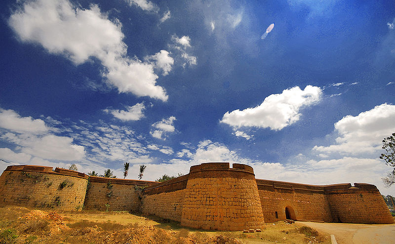 चित्र:Devanahalli-Fort.jpg