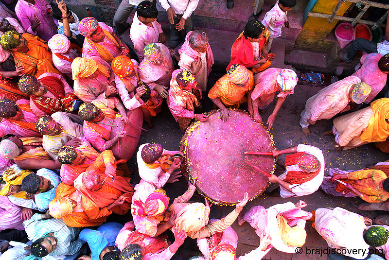 चित्र:Holi-Barsana-Mathura-11.jpg