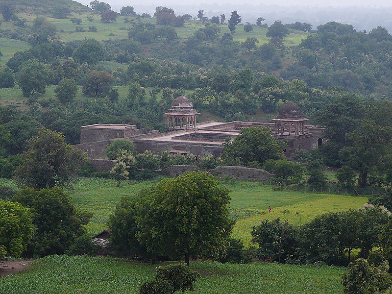 चित्र:Baz-Bahadur-Mahal.jpg