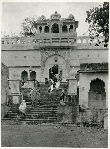 चित्र:Brahma-Temple-Pushkar.jpg