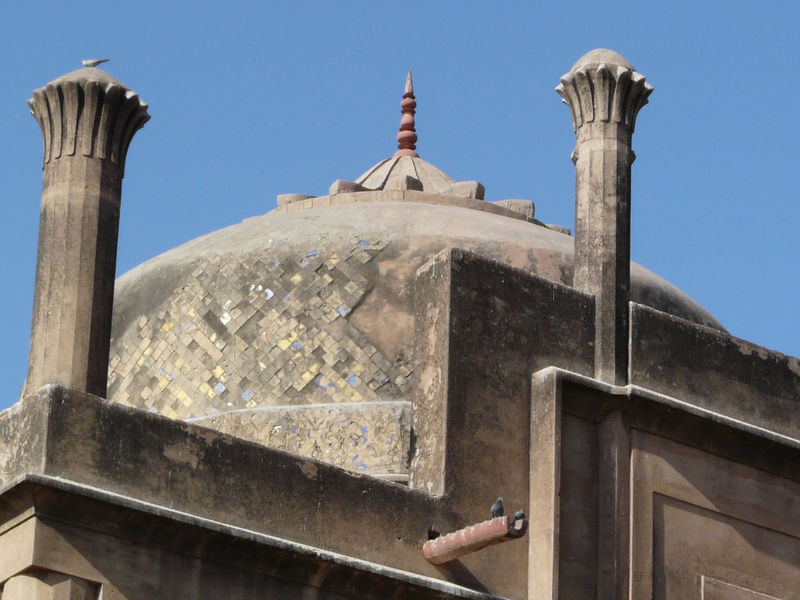 चित्र:Chini-Ka-Rauza-3.jpg