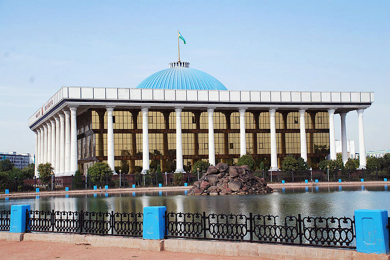 चित्र:Parliament-Of-Uzbekistan.jpg