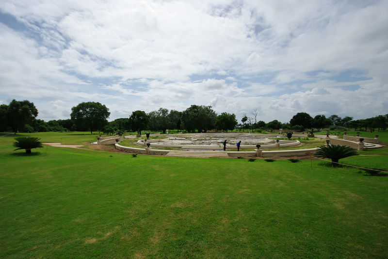 चित्र:Laxmi-Vilas-Palace-Vadadora-2.jpg