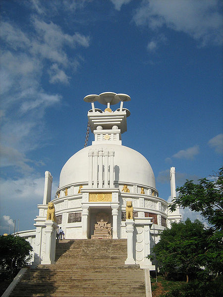 चित्र:Shanti-Stupa.jpg