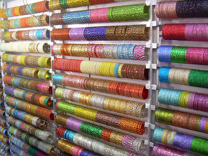 चित्र:Bangle-Shop-Delhi.jpg