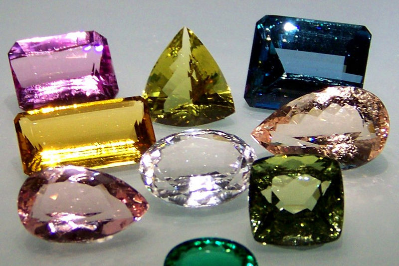 चित्र:Topaz.jpg