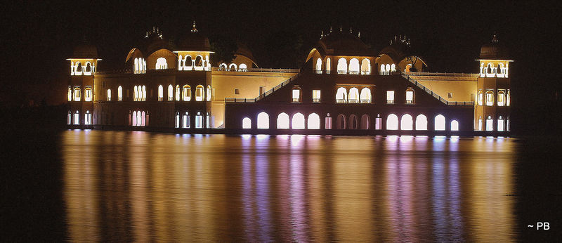 चित्र:Jal-Mahal-3.jpg