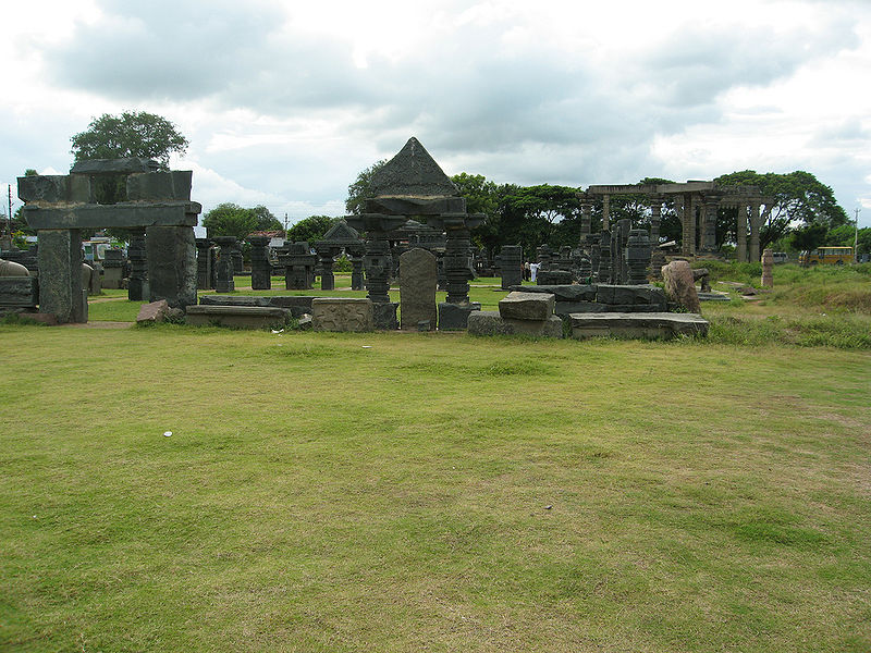 चित्र:Warangal-Fort-1.jpg