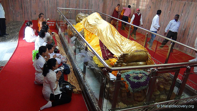 चित्र:Nirvana-Temple-Kushinagar-6.jpg