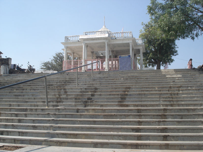 चित्र:Beneshwar-Dham-Dungarpur-6.jpg