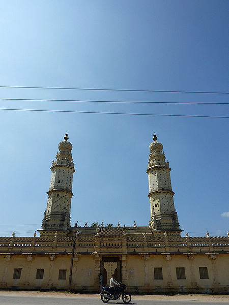 चित्र:Jumma-Masjid-Srirangapatna.jpg