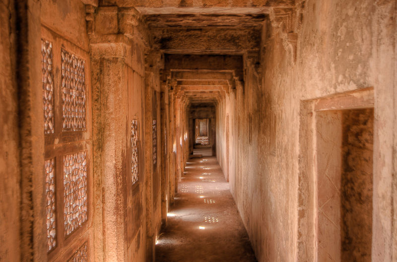 चित्र:Jahangir-Mahal-Orchha-10.jpg