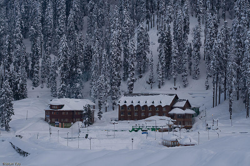 चित्र:Gulmarg-Jammu-And-Kashmir.jpg