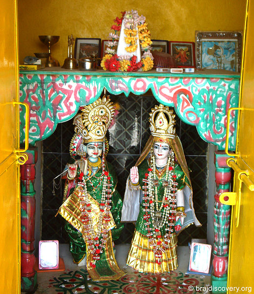 चित्र:Radha-Krishna-Temple-Charan-Pahadi-Kamyavan-Kama-5.jpg