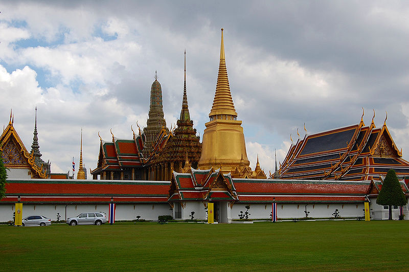 चित्र:Buddhist-Temple-Bangkok.jpg