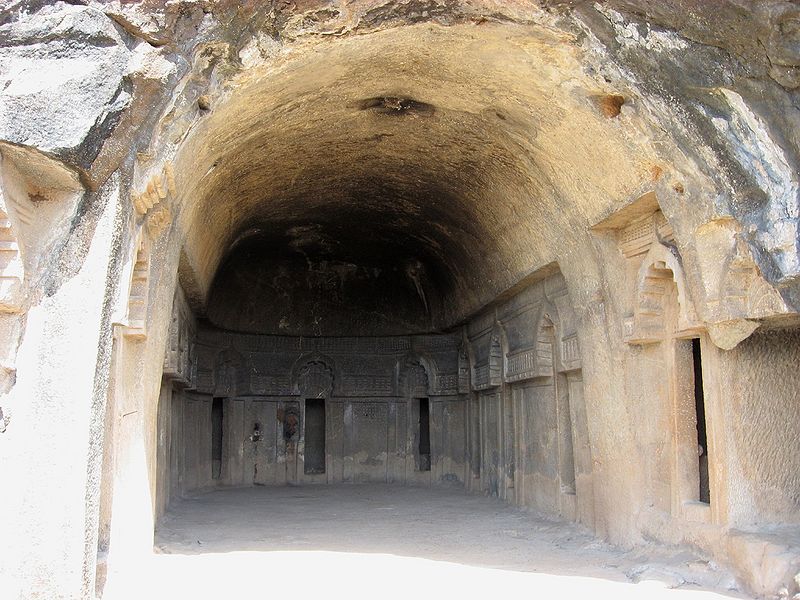 चित्र:Bedsa-Caves-3.jpg