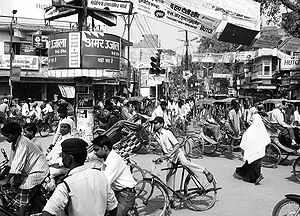 बाज़ार का एक दृश्य, वाराणसी