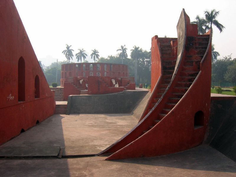 चित्र:Jantar-Mantar-Delhi-4.jpg