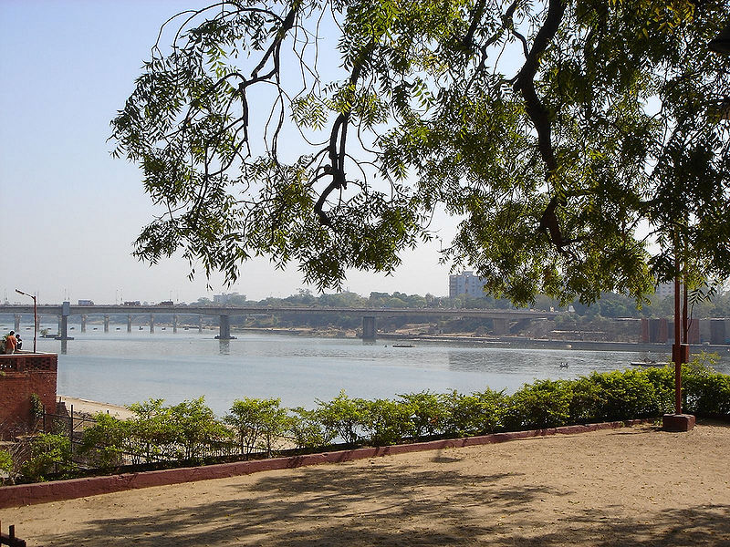 चित्र:Sabarmati-River-Ahmedabad-1.jpg