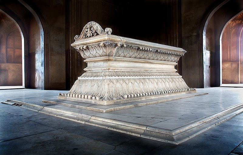 चित्र:Tomb-of-Safdarjung-New Delhi.jpg