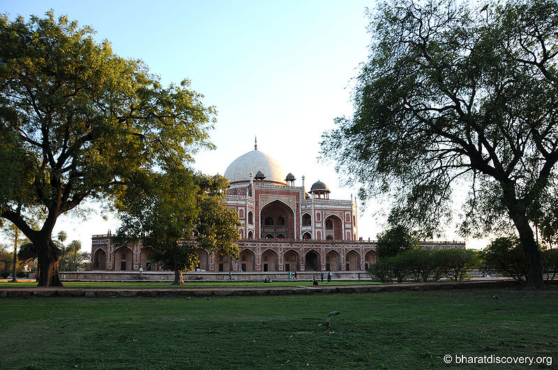 चित्र:Humayun-Tomb-Delhi-18.jpg