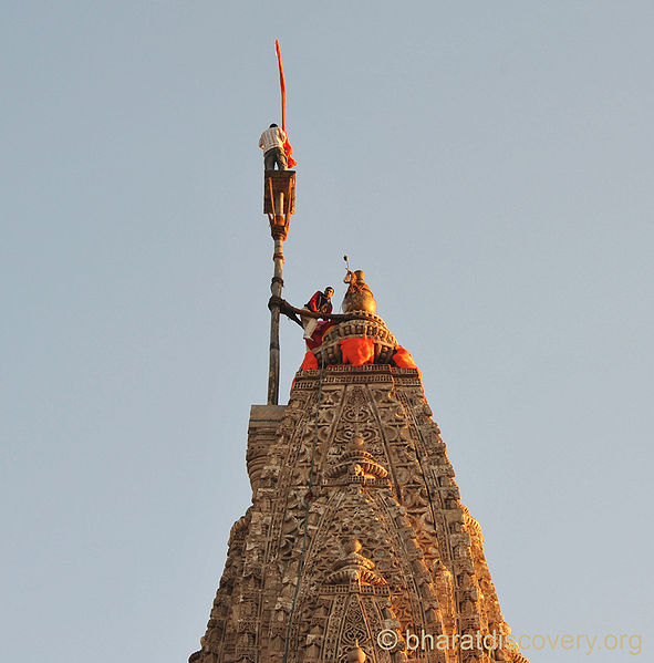 चित्र:Dwarkadhish-Temple-Gujarat-8.jpg