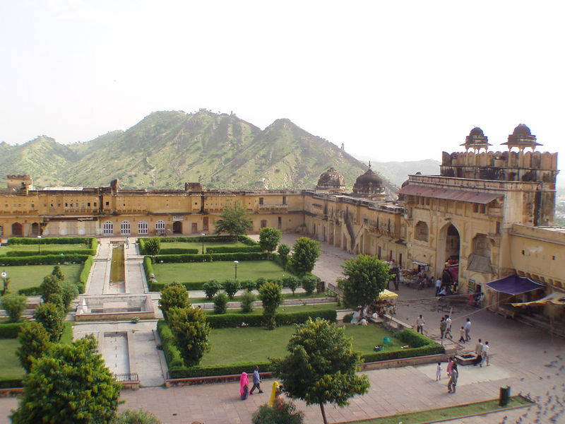 चित्र:Amber-Fort-Jaipur-11.jpg