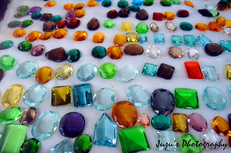 चित्र:Gemstone-2.jpg