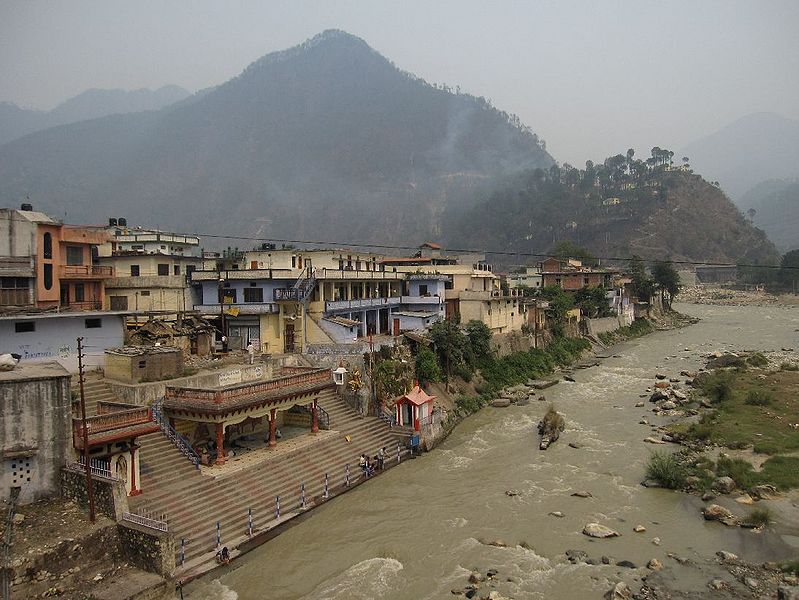 चित्र:View-of-Uttarkashi-1.jpg