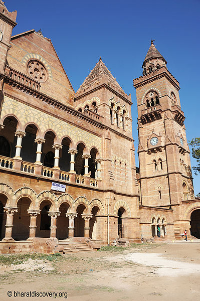 चित्र:Prag-Mahal-Bhuj-2.jpg