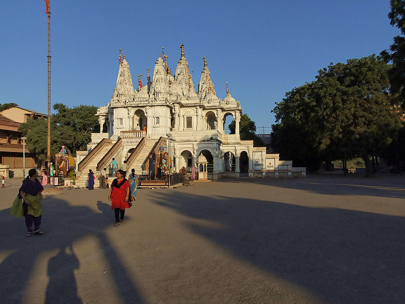 चित्र:Swaminarayan-Temple-Goandal-Ahmedabad.jpg