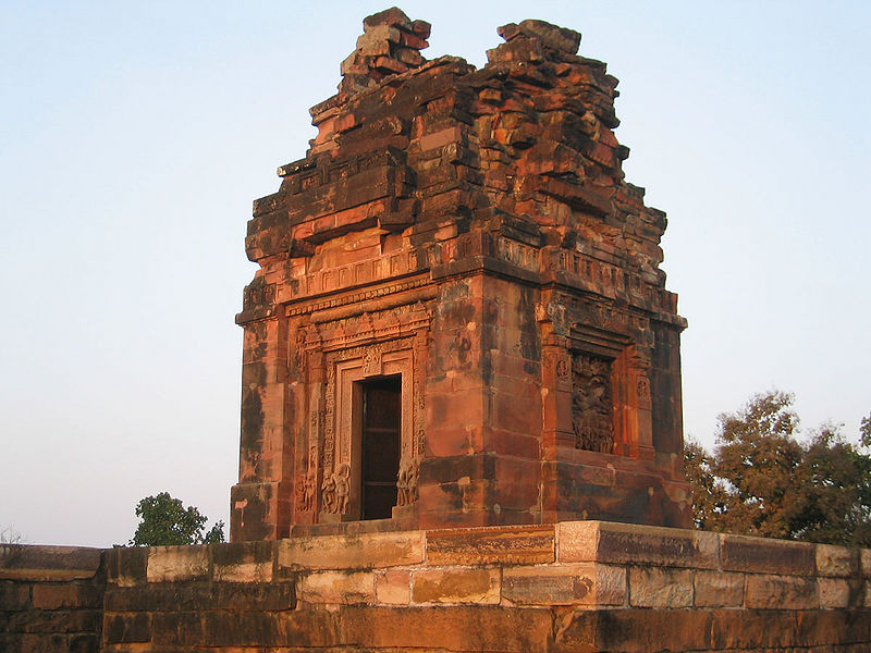 चित्र:Dashavatara-Temple-Deogarh.jpg
